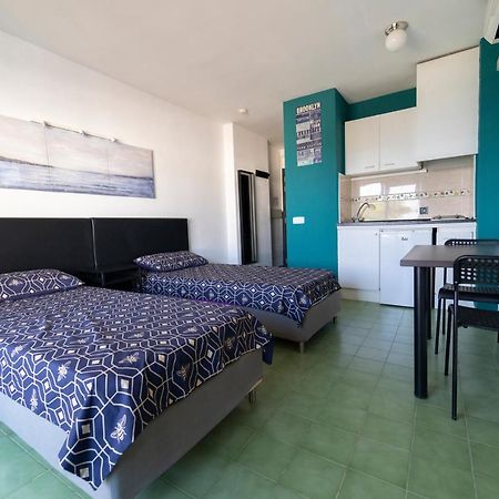 Coconut Apartments - Adults Only มากาลุฟ ภายนอก รูปภาพ