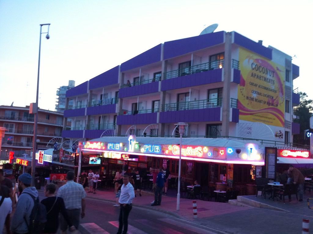 Coconut Apartments - Adults Only มากาลุฟ ภายนอก รูปภาพ